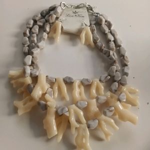 Semi precious stones and coral composite set